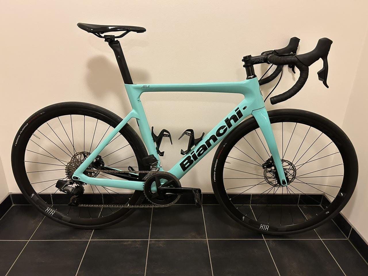 Bianchi Aria (SRAM Rival eTap...