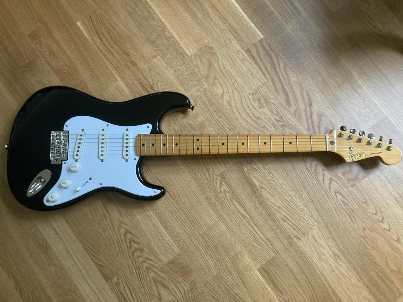 Squier Stratocaster Classic V...