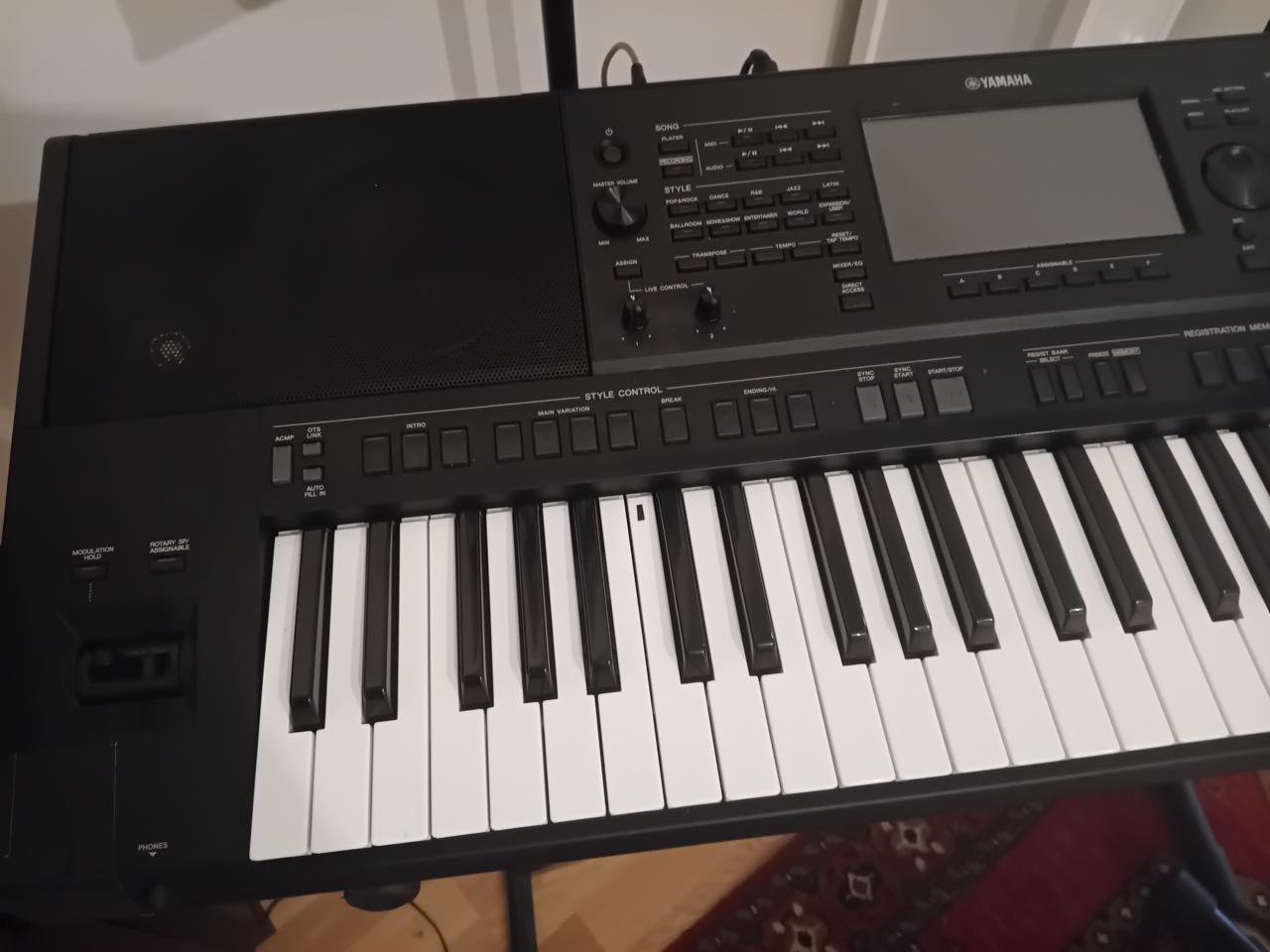 Yamaha Psr-sx700. 