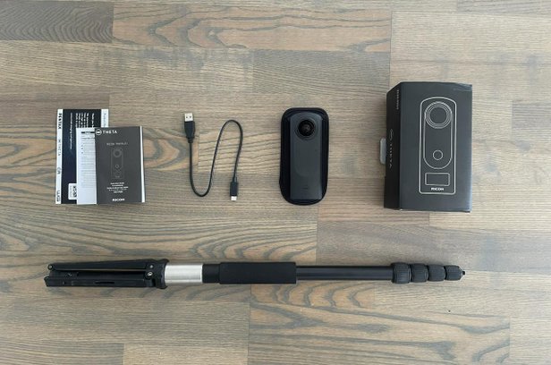 Ricoh Theta Z1 360°-kamera – i nyskick Bushman Monopod säljes i