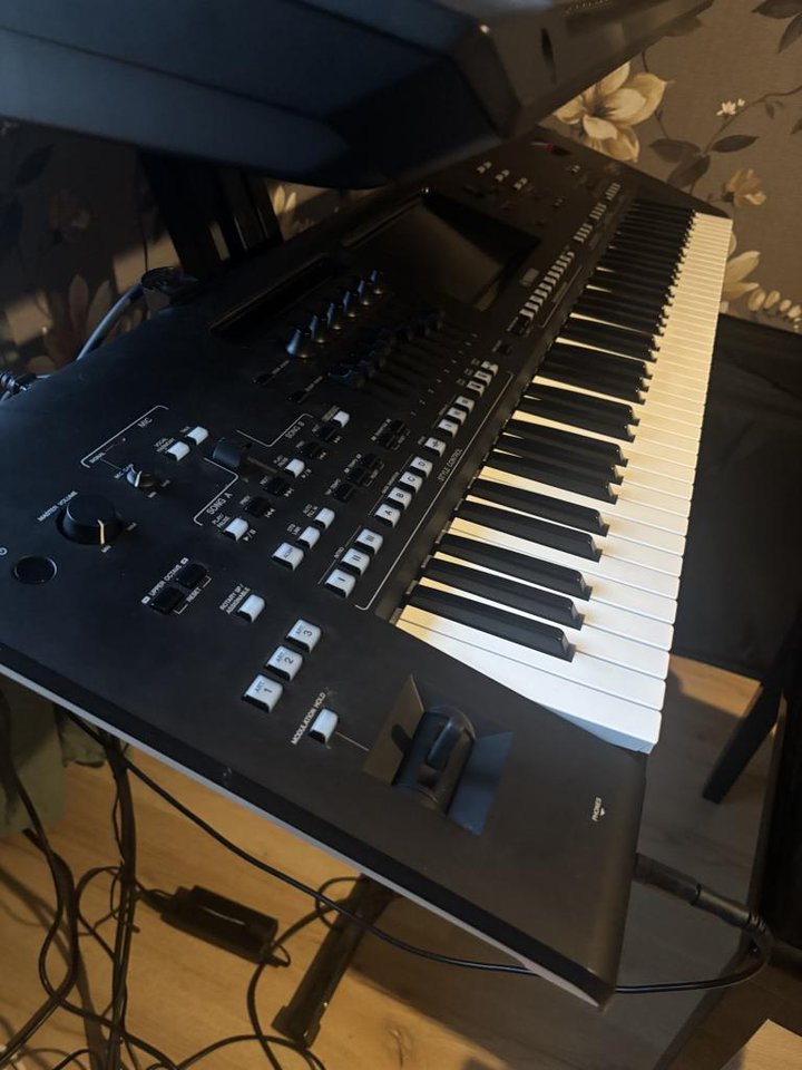 yamaha Genos