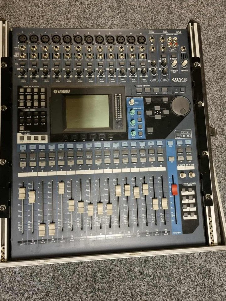 Mixer Yamaha 01V96