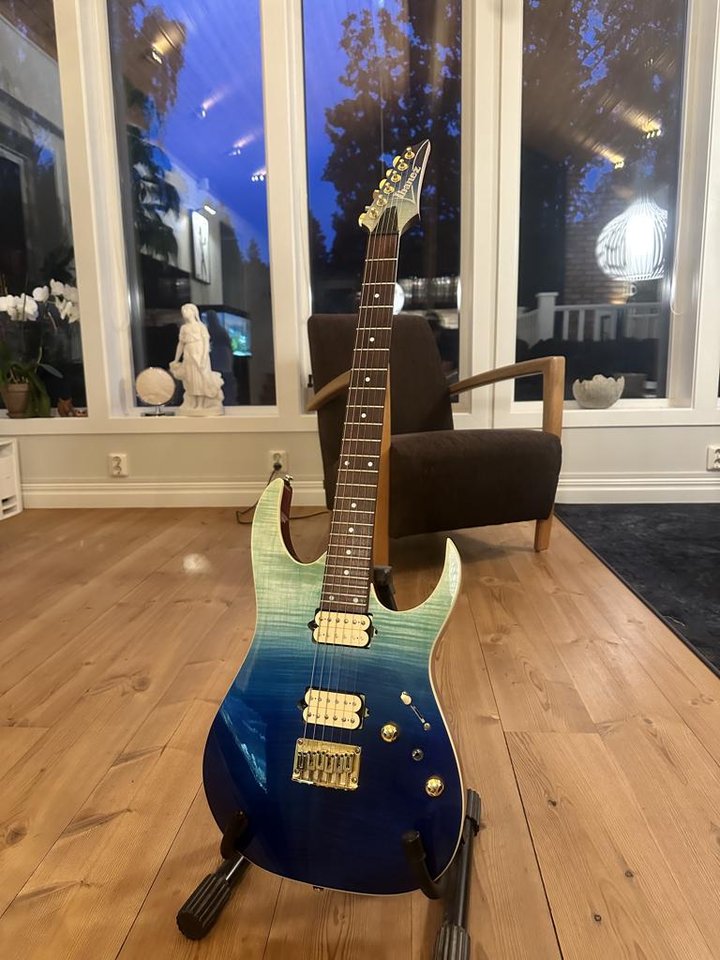 Ibanez elgitarr