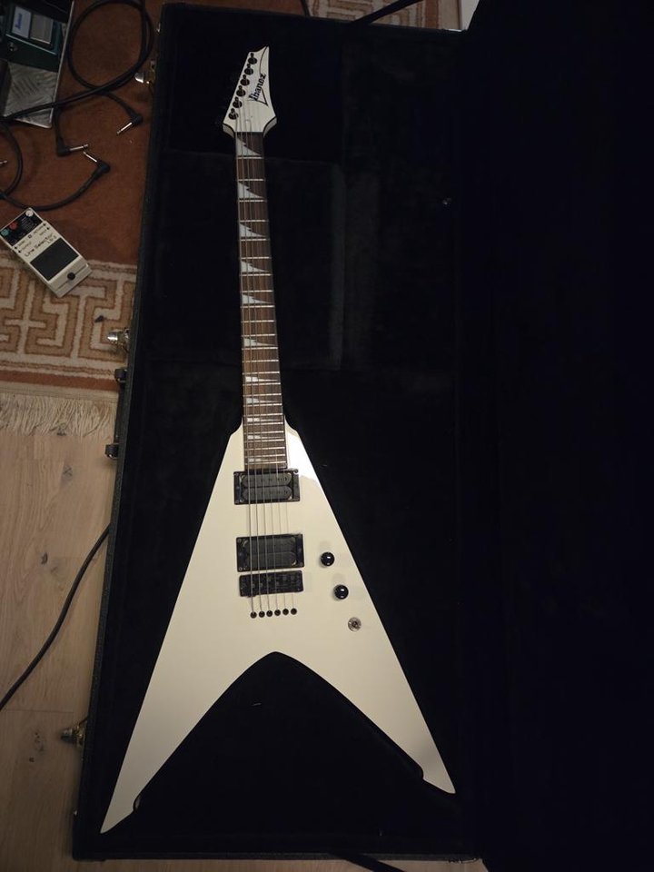 Ibanez VBT700