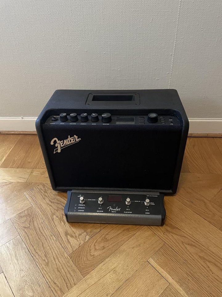 Fender Mustang GT40