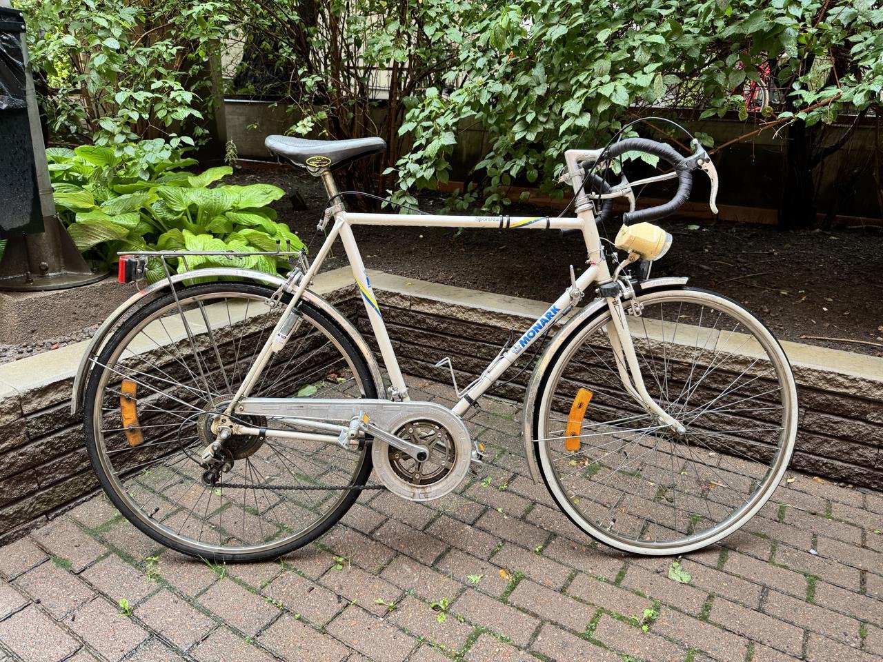 2 Monark 80:tals cyklar som f...