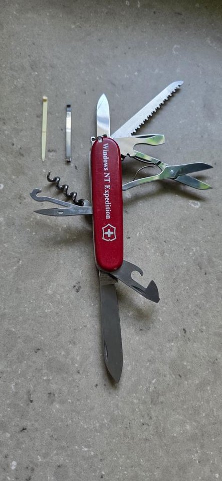 Victorinox Huntsman 