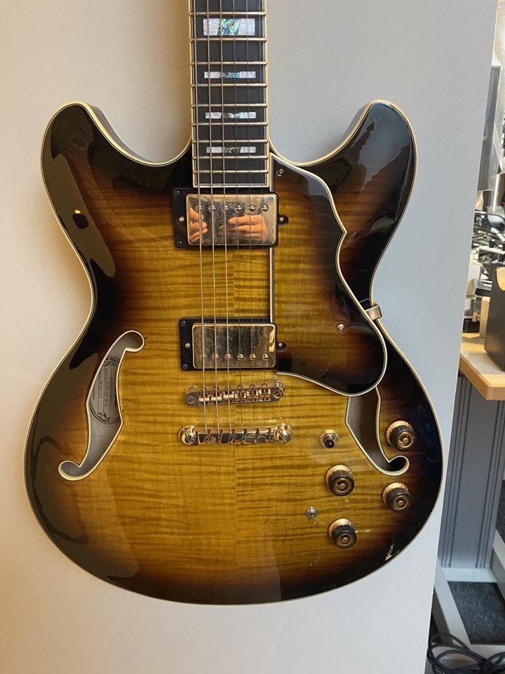 Ibanez AS-153 AYS halvakustisk