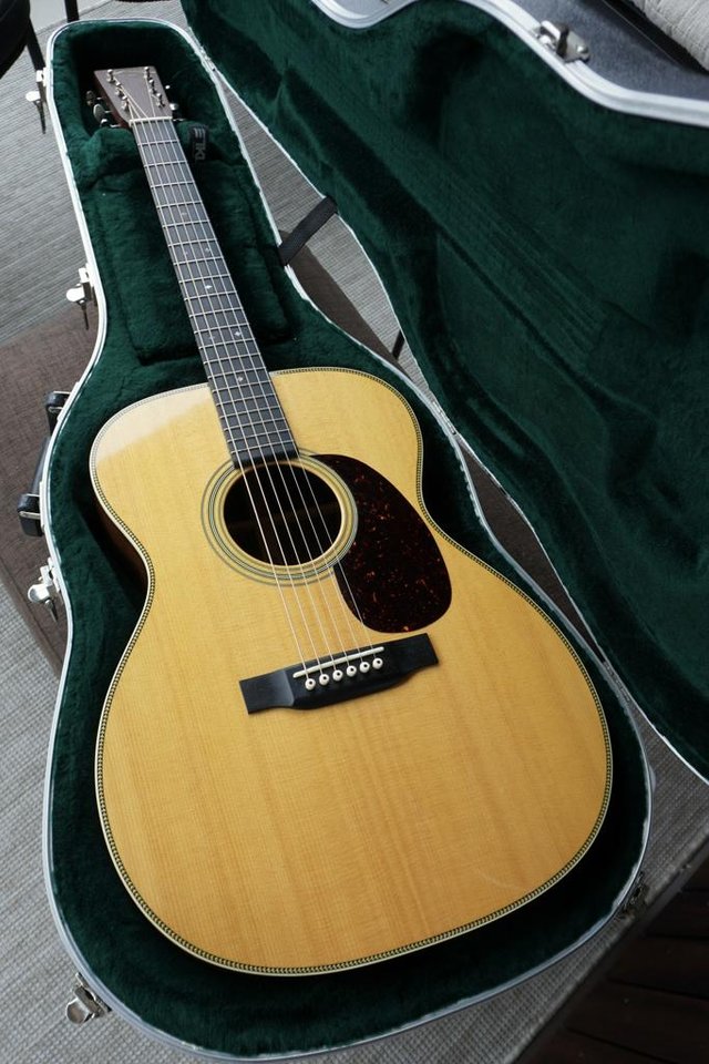 Martin 000-28