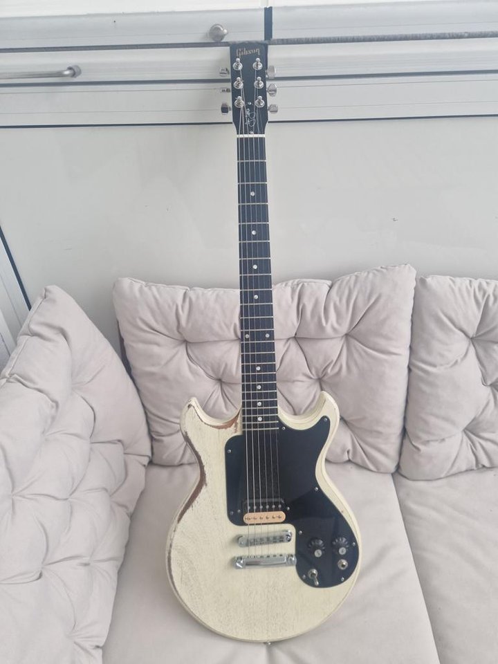Gibson Joan Jett Signature Me...