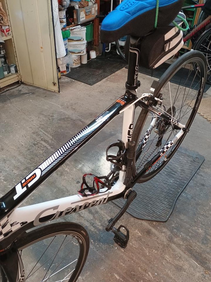 carbon racer crescent giga