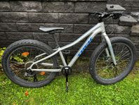 Trek Roscoe 24” 8-vxl lättvikt mountainbike singelklinga