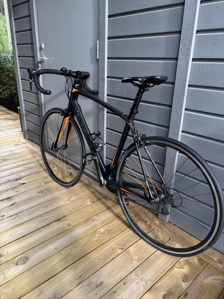 Crescent Maxa – kolfiberracer...
