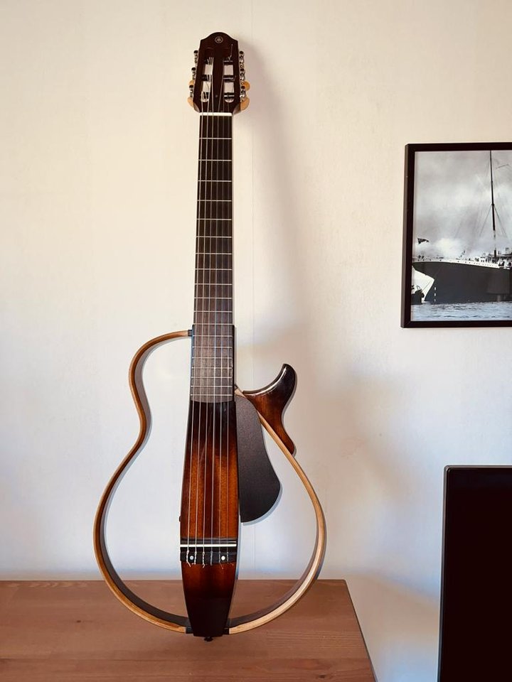 Yamaha SLG200N. Silent guitar.
