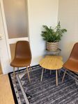 Kaffebord, stolar, matta och hylla + förvaringsbox!