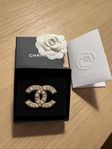 Chanel Brosch