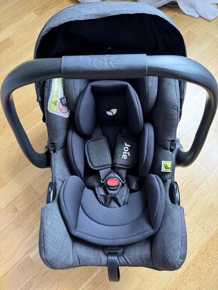 Babyskydd, isofix och adapter!
