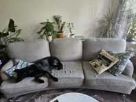 Grå soffa