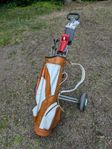 Golfvagn golfklubbor golfbollar