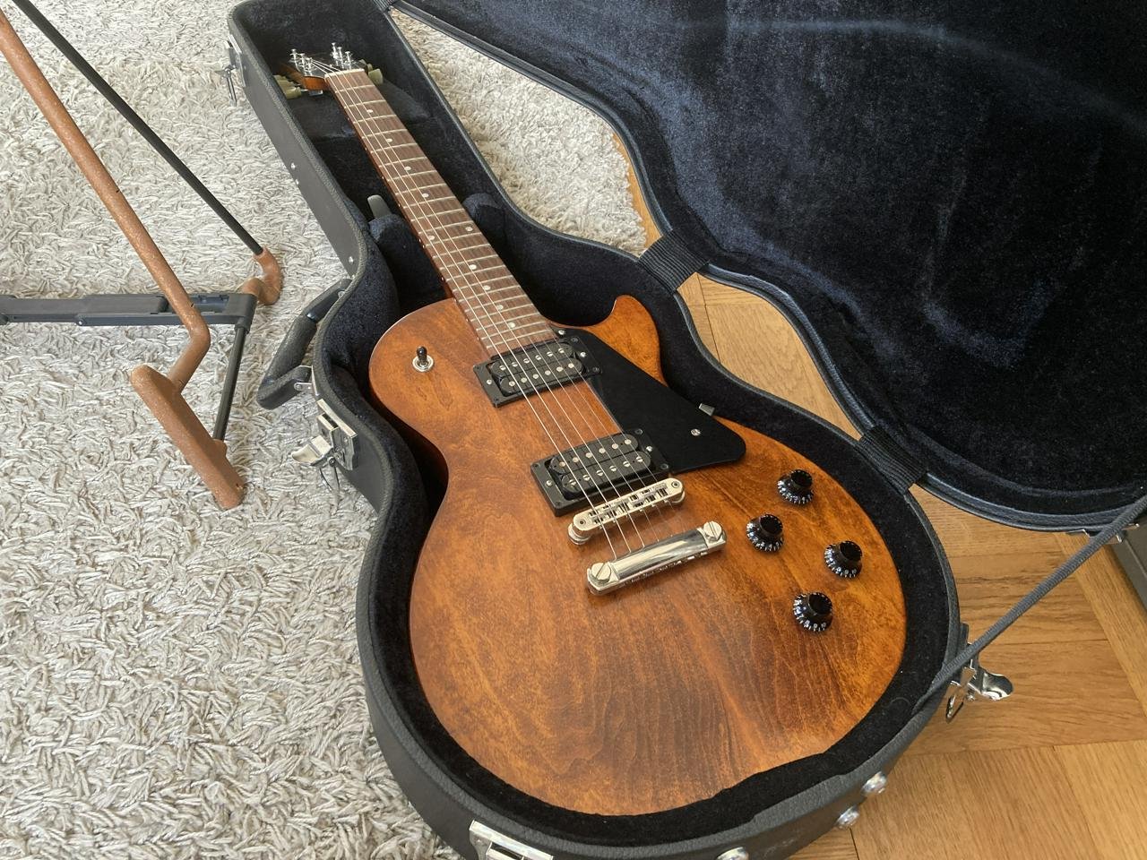 Gibson Les Paul 2018 + HardCa...
