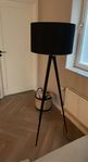 UZAGI golvlampa från Kave Home 