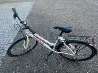Yosemite Trekking Lady,  28", 21 växlar