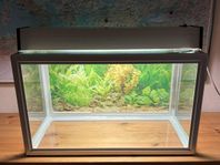 Akvarium / Terrarium ca 67 liter med belysning