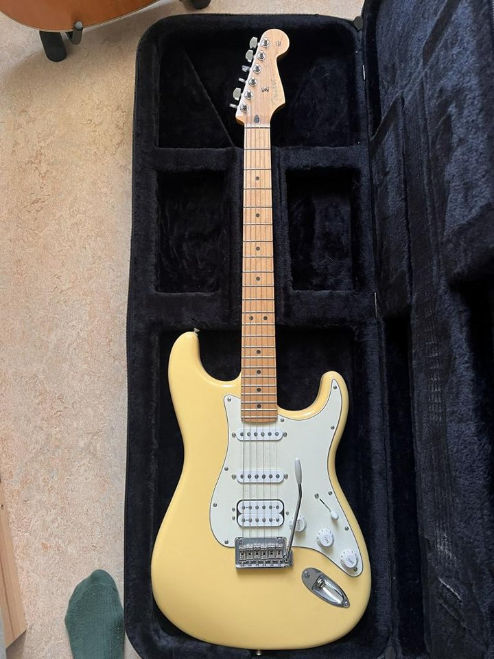 Fender Player Stratocaster HS...