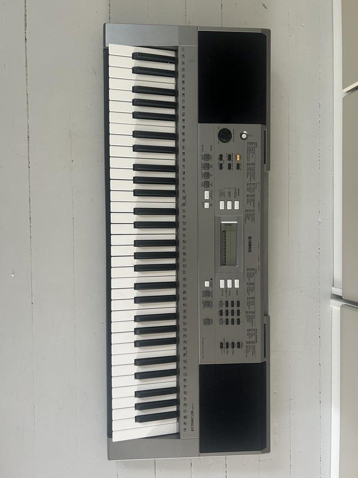 Yamaha psr e353