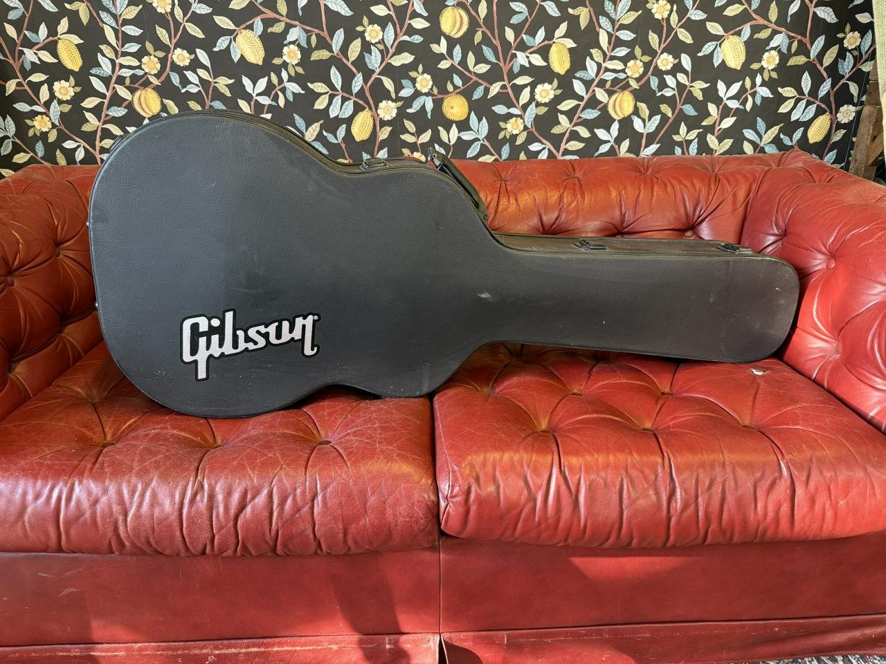 Gibson acoustic original smal...