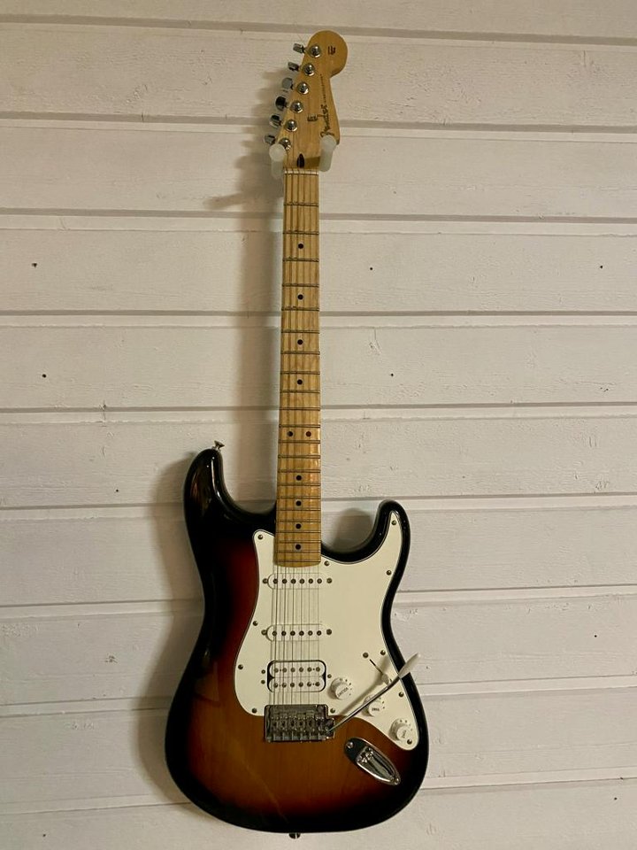 Fender Stratocaster player 2019