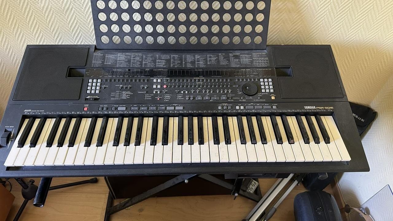 Yamaha synth PSR- SQ16