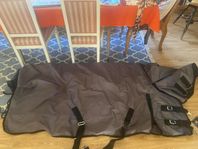 NYTT täcke 125-130 cm 500gr med hals  ( lyx) 