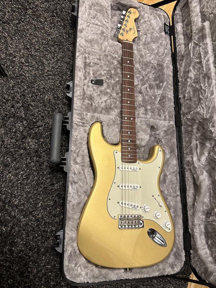 Fender Stratocaster BYTES