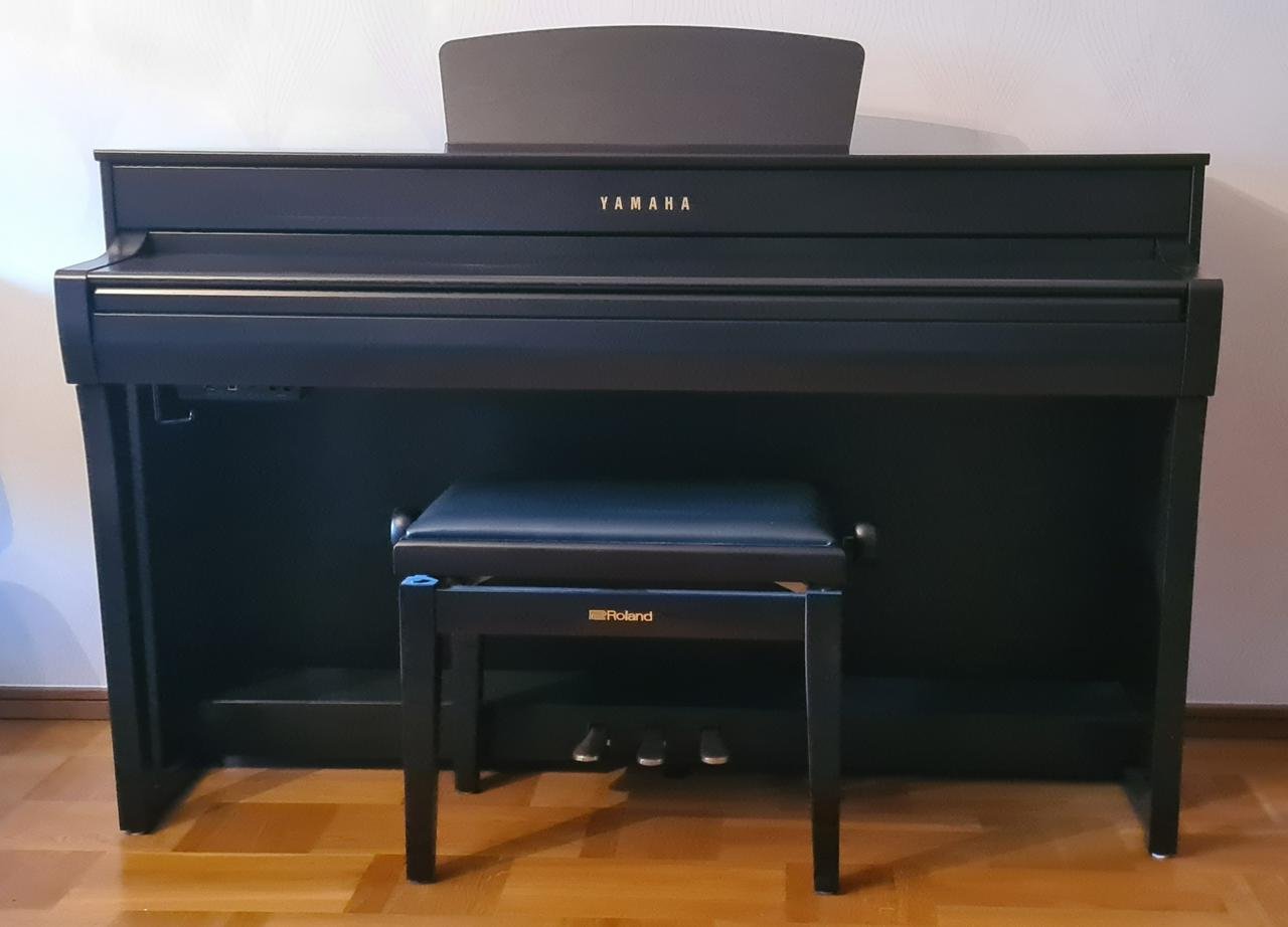 Digitalpiano Yamaha CLP 735 B...