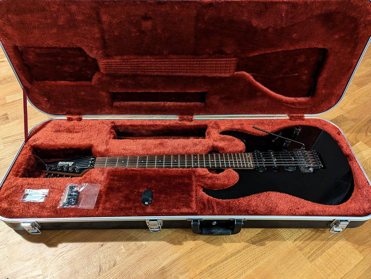 Elgitarr - Ibanez RG1570Z Pre...