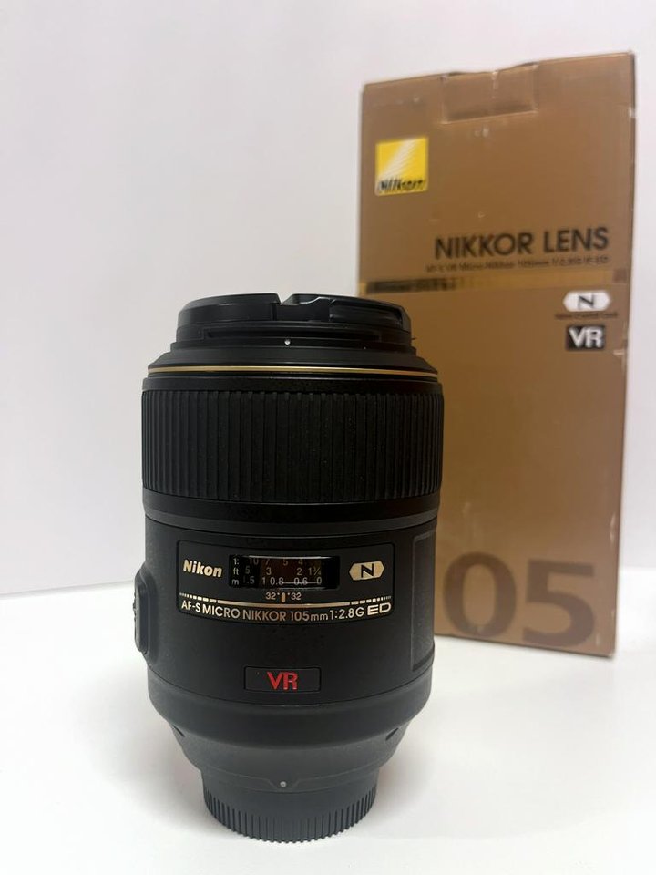 NIKON AF-S Nikkor 105mm f2.8G...