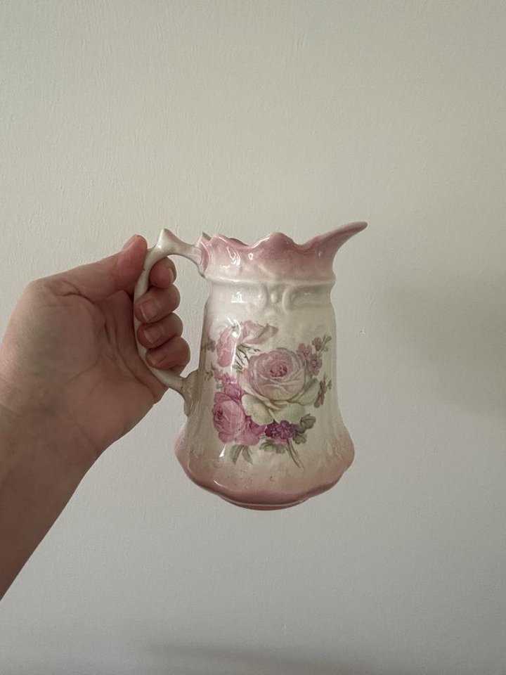 Kanna med rosa dekor