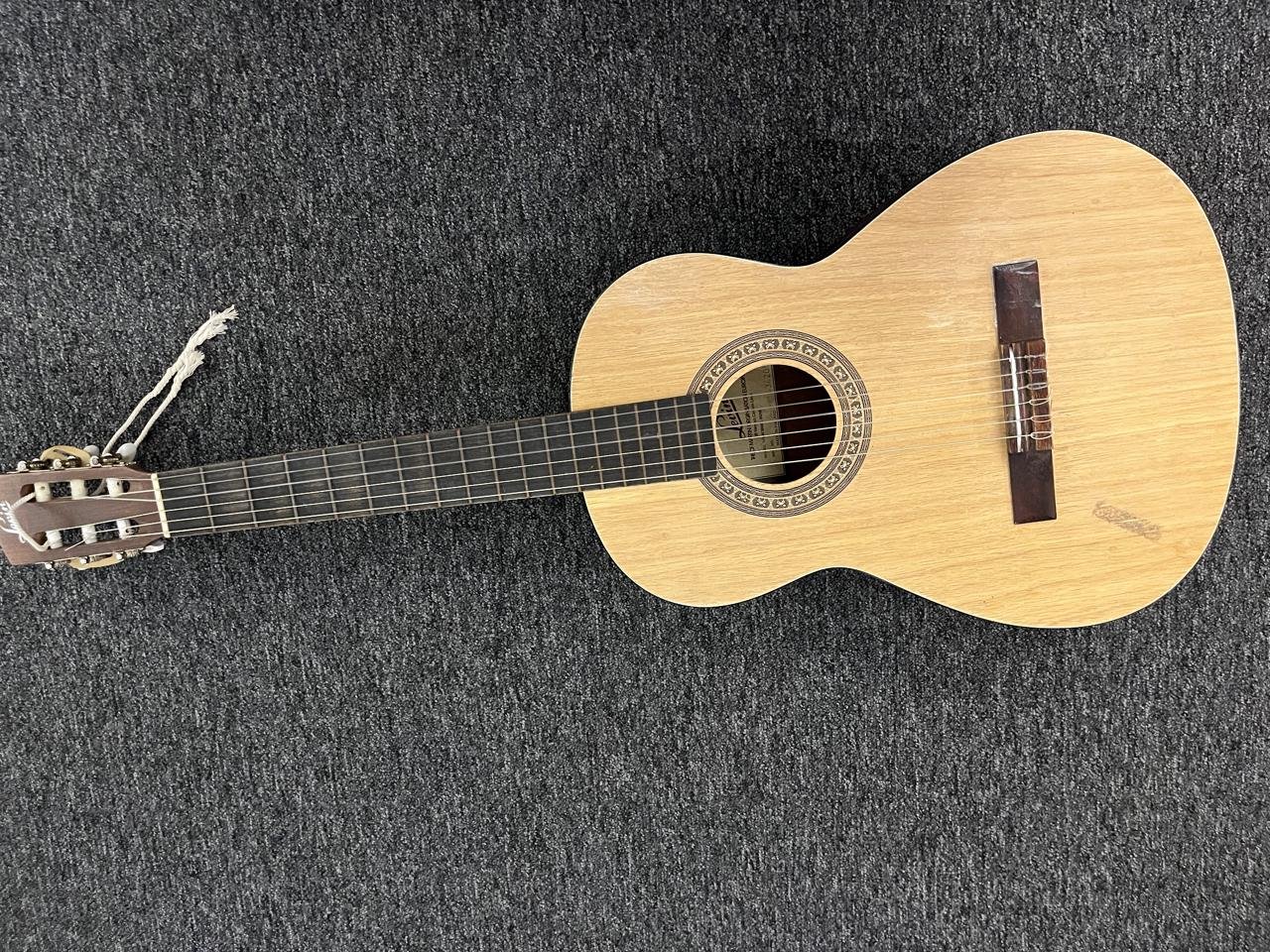 Gammal LEVIN GITARR 45år 