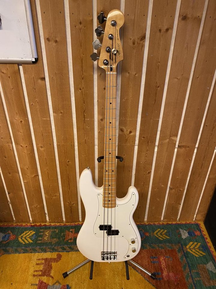 Fender Precision Bass 