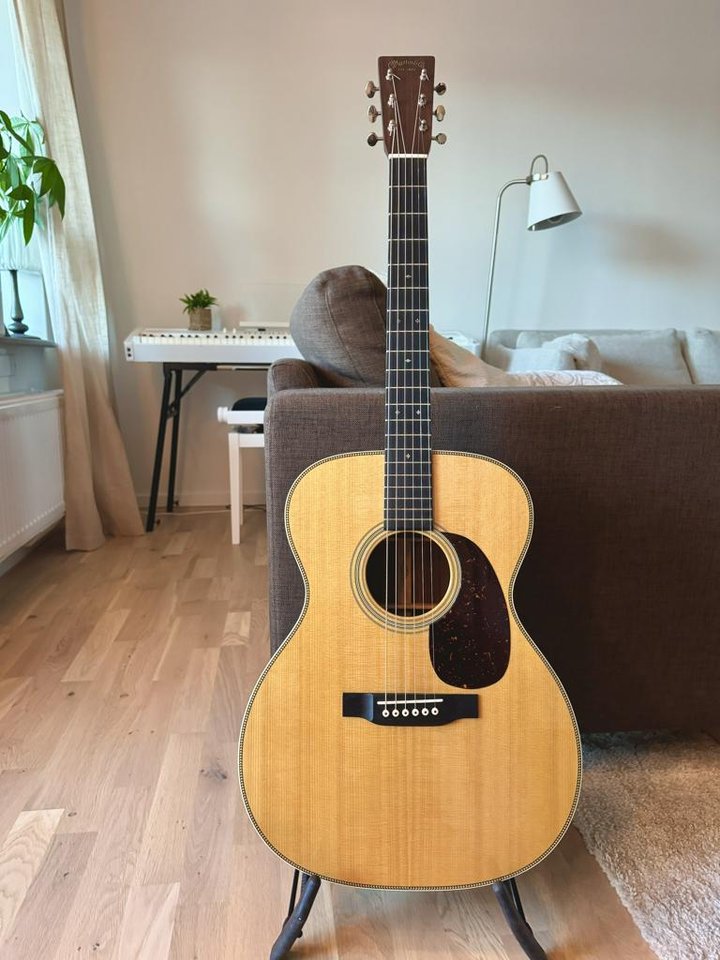 Martin 000-28
