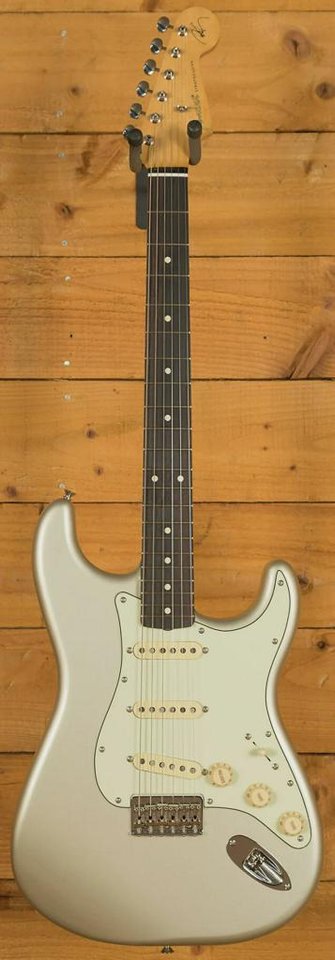 Vill köpa Fender stratocaster...