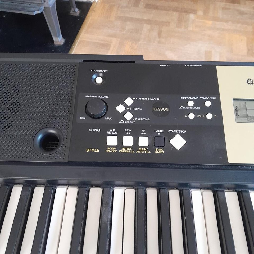 keyboard yamaha ypt-2200