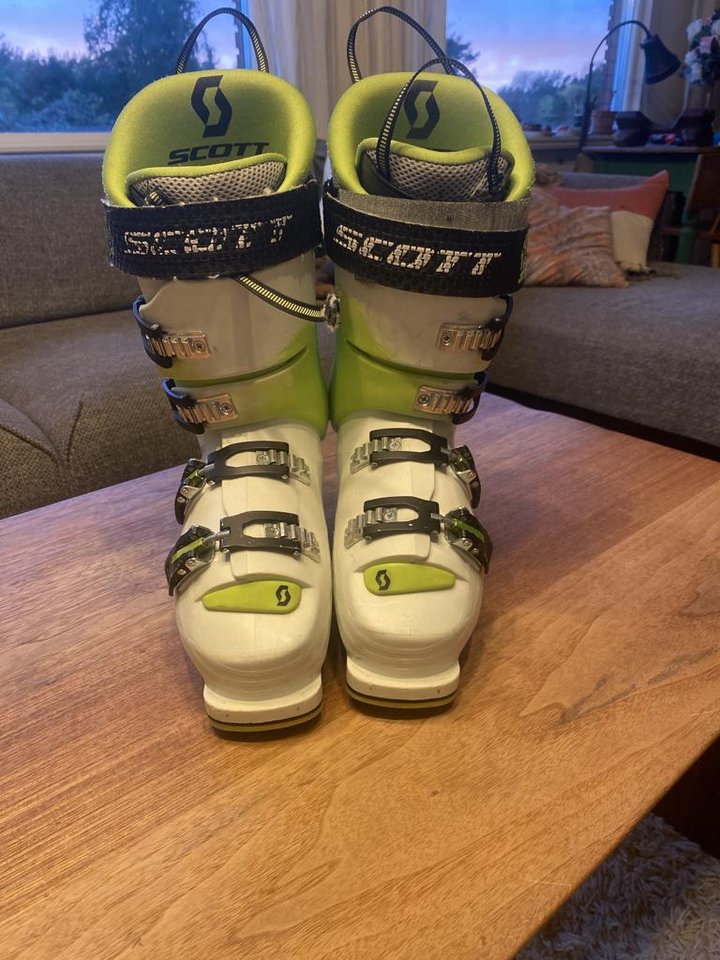 pjäxor scott g1 130 wtr