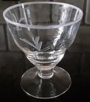 Vackra vintage GLAS - 8 st.  med spilad dekor