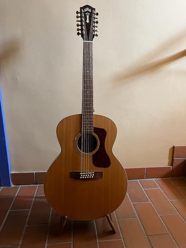 12 strängad Guild F-1512E