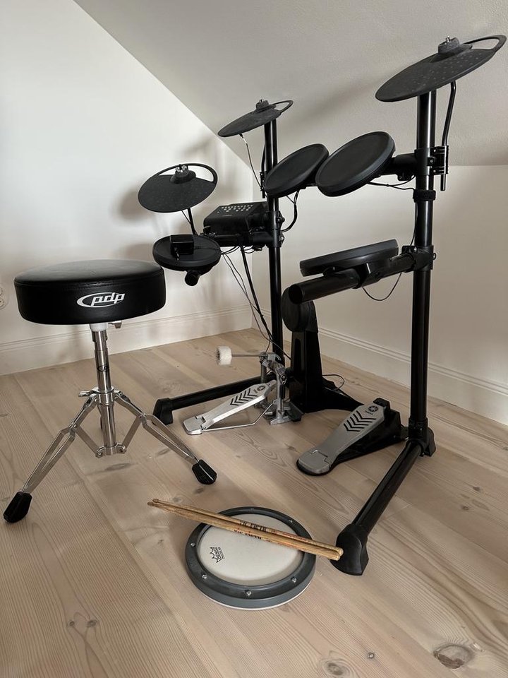 Trumset digitalt Yamaha,  tru...
