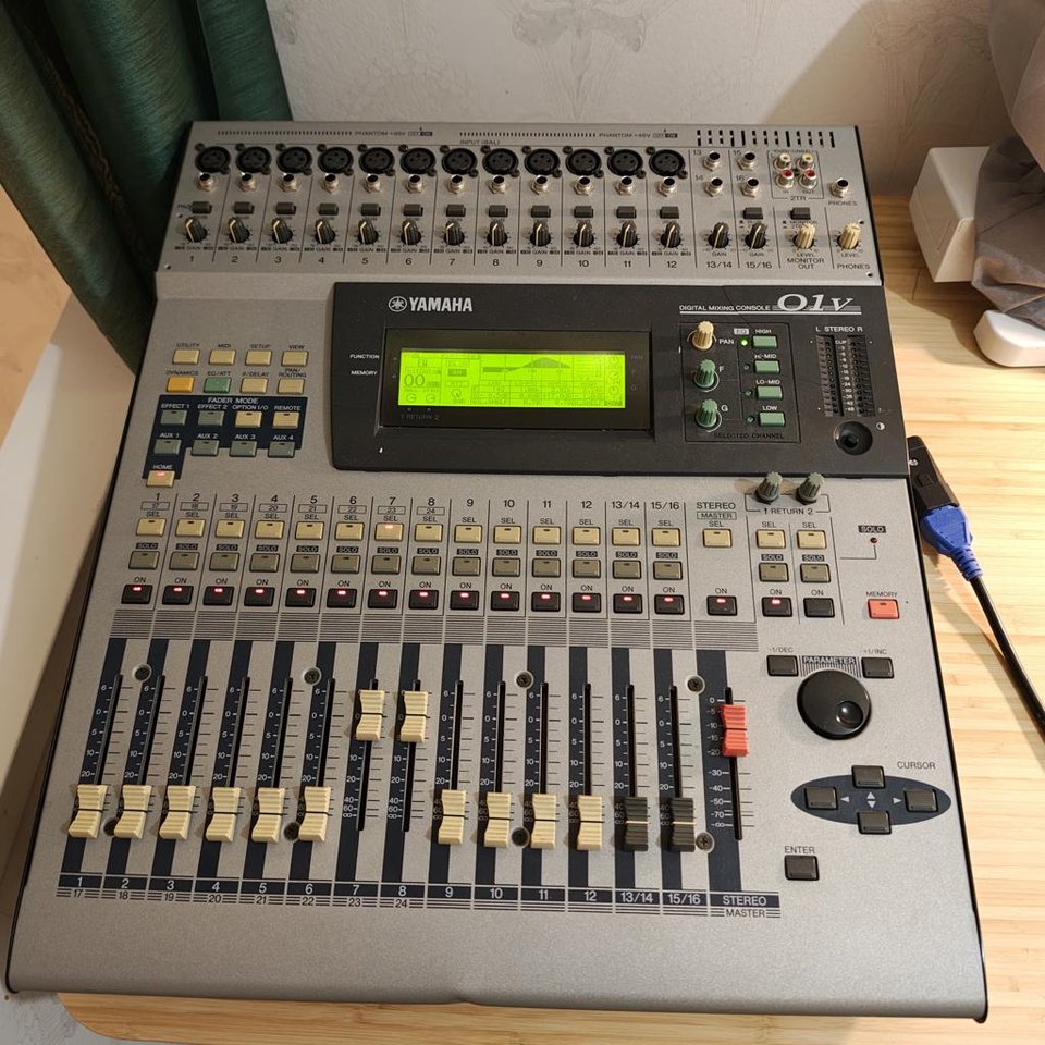 Yamaha 01V digitalmixer