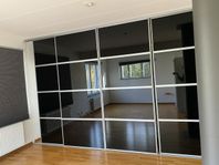 Garderob skjutdörrar