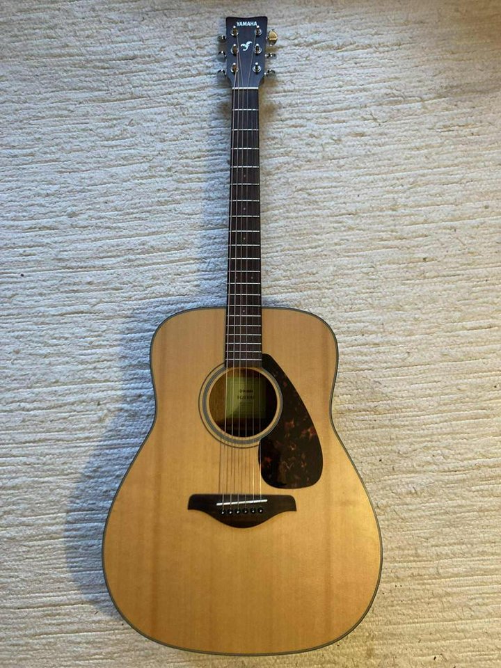Yamaha FG800M Gitarr